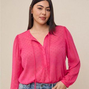 TORRID NWT HOT PINK CHIFFON CLIP DOT BUTTON-FRONT BLOUSE SIZE 1 SEMI-SHEER❤️‍🔥